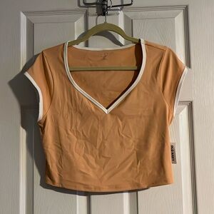 Old navy Powersoft Ultra Crop Top in Apricot- NWT